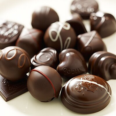 small-Chocolates-Dark-Chocolate-Gift-Box.jpeg